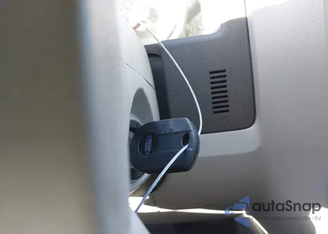 2011 Ford Escape Xls z USA, uszkodzony, nr VIN 1FMCU0C76BKB90559